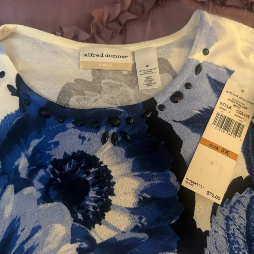 πΈ Alfred Dunner Blue Floral Gem Accent light weight Sweater β Size 3X πΈ - Picture 2 of 2
